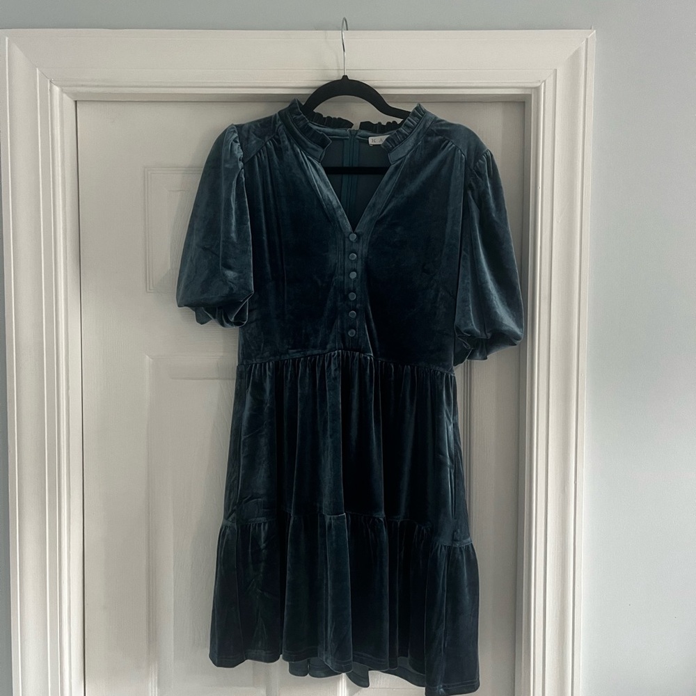 Karlie Velvet Dress in Deep Blue Size Small
